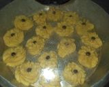 Foto langkah ke 3 dari resep Kue semprit 3 bahan no oven.