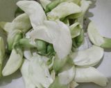Foto langkah ke 2 dari resep Tumis Bunga Turi.