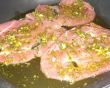 Foto del paso 4 de la receta: Contramuslo de pavo en adobo casero