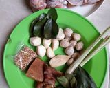 Foto langkah ke 1 dari resep Ayam Goreng Ungkep Bacem.