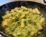 Foto del passaggio 6 della ricetta Rigatoni con Pesto di Zucchine e Speck