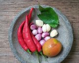 Foto langkah ke 2 dari resep Balado Telur Puyuh Kentang Udang dan Petai.