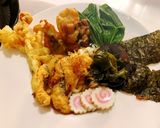รูปขั้นตอนการทำที่ 7 ของ อุด้งเทมเปกรอบทูโทน (น้ำดำ) Two-tone crispy udon tempeh