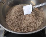 તલની ચીકી (Til Chikki Recipe In Gujarati) રેસીપી સ્ટેપ2ફોટો