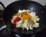 A picture of step 3 of Vegetables cheese sandwich.