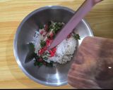 Foto langkah ke 2 dari resep Breakfast Rice Tuna Eggs Muffin.