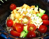 Foto del paso 5 de la receta Ensalada de quinoa integral y arroz con melón - veggie