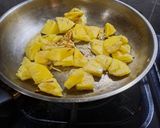 Foto langkah ke 3 dari resep 44❤️Nanas cah Cumi (Khas Belitung)❤️.