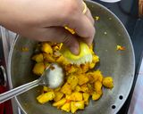 A picture of step 4 of Fried idli.