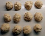 Foto del passaggio 7 della ricetta Danubio salato con salame ungherese e provola 👩‍🍳