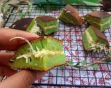 Foto langkah ke 8 dari resep Martabak Pandan.