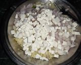 A picture of step 3 of Paneer cheesy parcel.
