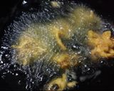 A picture of step 2 of Potato Onion Pakodi.