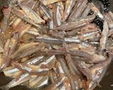 A picture of step 1 of Braised Anchovies with Pepper.