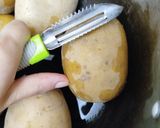 صورة لخطوة 1 من وصفة لحم مع بطاطس مسلوقه🥔