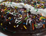 A picture of step 14 of Chocolate cake with ganache.