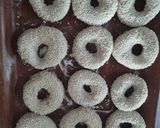 Foto langkah ke 4 dari resep Donat Pisang Wijen.