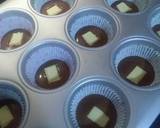 Foto del paso 5 de la receta Magdalenas de chocolate negro con corazón de choco blanco