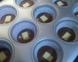 Foto del paso 5 de la receta: Magdalenas de chocolate negro con corazón de choco blanco