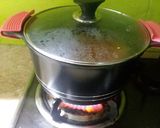 A picture of step 5 of Chicken alo.