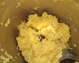 A picture of step 2 of Moong dal kochori.