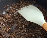 Foto langkah ke 1 dari resep Jasmine Roasted Milk Tea.