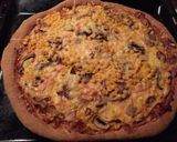 Pizza tönkölybúzalisztből recept fázis 8 fotója