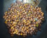 A picture of step 5 of Kala Chana Masala.