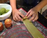 Hình bước làm 3 của món Bánh trung thu ngàn lớp kiểu Triều Châu (Teochew Spiral Yam Moon Cake)