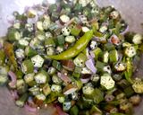 A picture of step 3 of Red ladies finger stir fry.