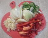 Foto langkah ke 2 dari resep Ayam Kecap Paprika.