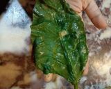 A picture of step 1 of Palak ke pakory.