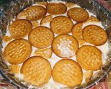 Foto del paso 4 de la receta Tarta de flan y galletas con chocolate o tarta de la abuela