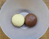 Foto del paso 3 de la receta: 🍥 Galletitas remolino de chocolate y vainilla. Fáciles y económicas 🍥