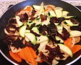 Hình bước làm 2 của món Củ Sen Xào Rau Củ Chay