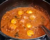 A picture of step 3 of Bharwa pyaaz ki sabji.