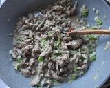 Foto del paso 2 de la receta: Zapallito relleno carne-champiñón