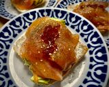 Foto del paso 5 de la receta: Tosta de Aguacate y Salmón Ahumado Casero con Perlas de Vinagre