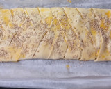 Foto del paso 5 de la receta: Trenza de hojaldre de pavo y queso