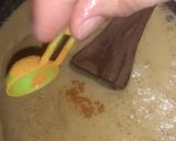 A picture of step 2 of Besan ke ladoo.