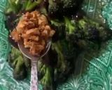A picture of step 3 of Purple sprouting broccoli in oyster sauce 🥦.