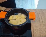 Foto del paso 1 de la receta: Merluza confitada con puré de patatas y hortalizas