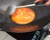Foto langkah ke 6 dari resep Telur Saos Asam Pedas.