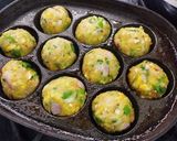 A picture of step 5 of Corn cheese bomb.