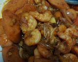 รูปขั้นตอนการทำที่ 3 ของ ไส้กรอกไก่&กุ้งผัดน้ำพริกเผา🍤🍚