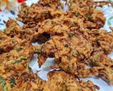 A picture of step 4 of Sabzi ke pakoray.