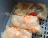 Foto del paso 4 de la receta: Rollitos de papel de arroz con langostinos