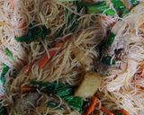 Gambar langkah 7 resipi Bihun Goreng Daging.