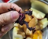 Foto del paso 2 de la receta: Té frutado (con la receta de Lucía)