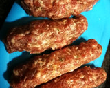 Foto del paso 2 de la receta: Salchichas especiadas caseras sin tripa con patata y maíz